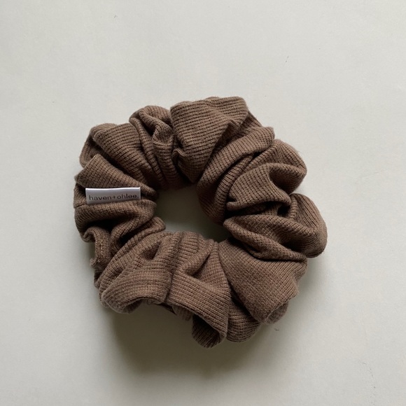haven + ohlee scrunchie - Picture 1 of 1
